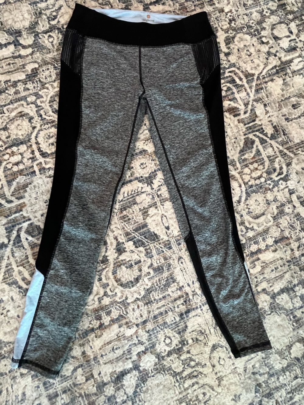 Tangerine Gray and Black women’s Athletic Leggings size small. 0027.